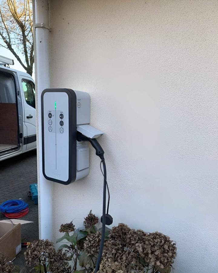 Pose de borne de recharge Les Herbiers