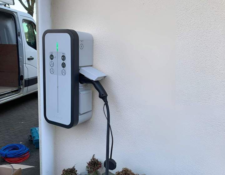 Pose de borne de recharge Les Herbiers